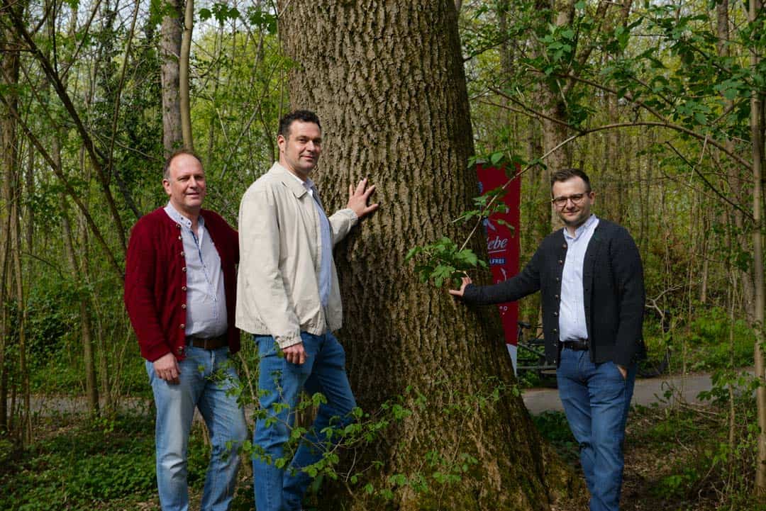 Harald-Ferstl-Mathias-Hutzler-und-Jacob-Horsch-an-der-Esche_April-2026_WildePartner