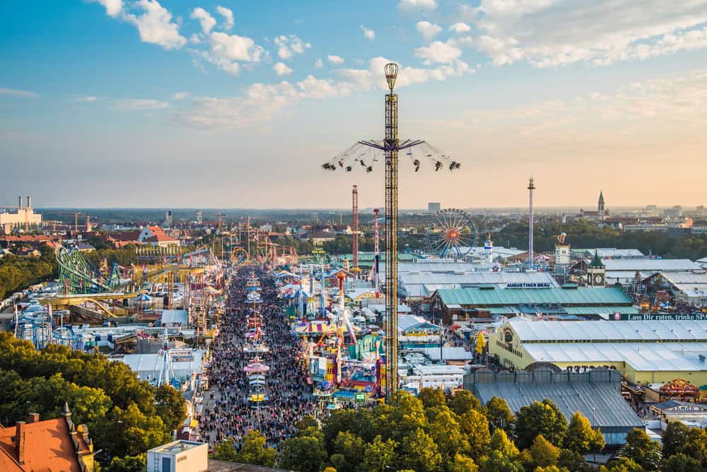 Muenchner-Oktoberfest-Artikel-Floesserstadl