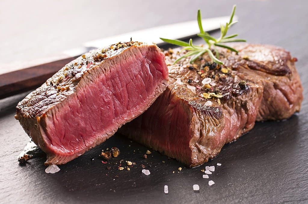 339866_steak-anschnitt-shutterstock