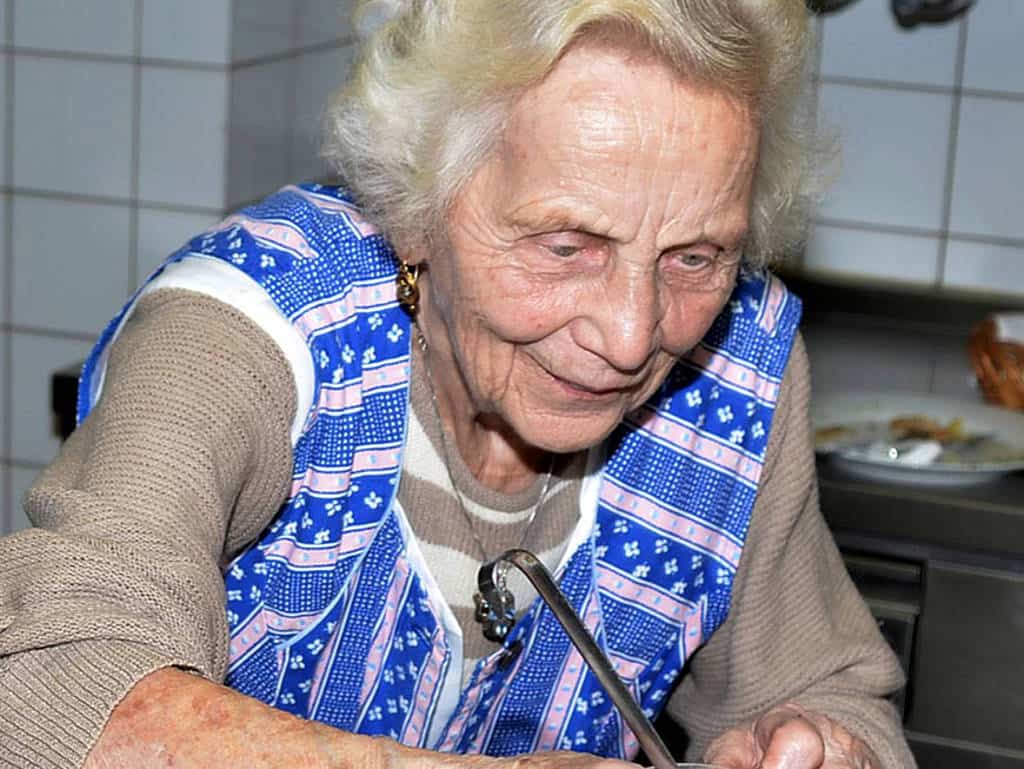 csm_AElteste_Wirtin-Header_7ec7730bca