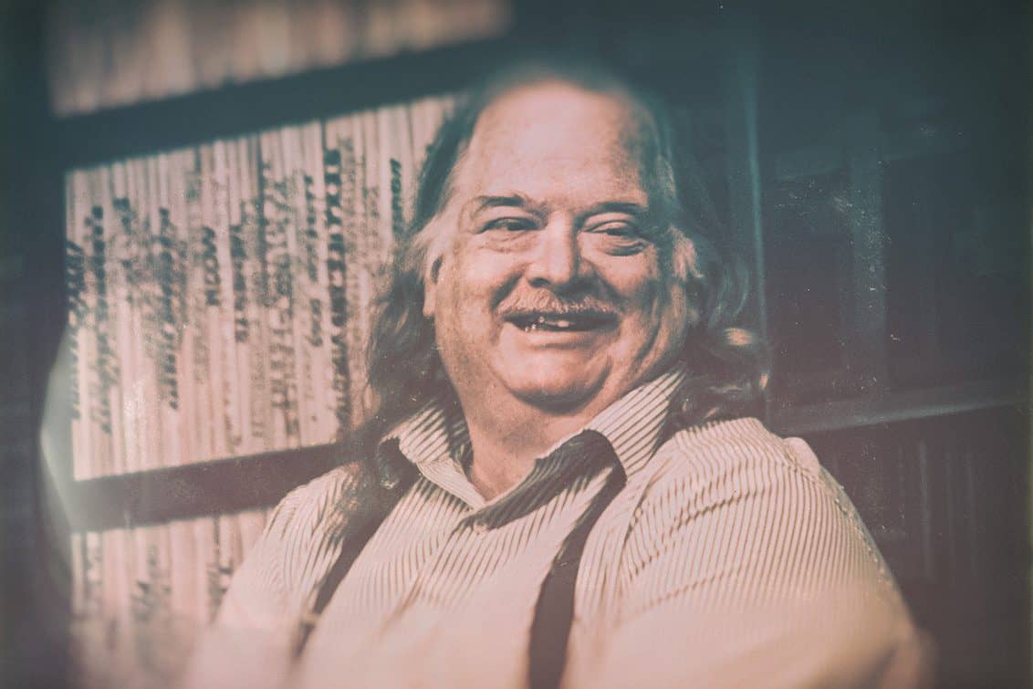 RP243-leg-gold-1132x755