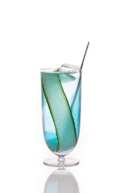 01_MoetHennessy_BlueLagoon_Highball_cPixelcoma_Jahrzente_1_80er