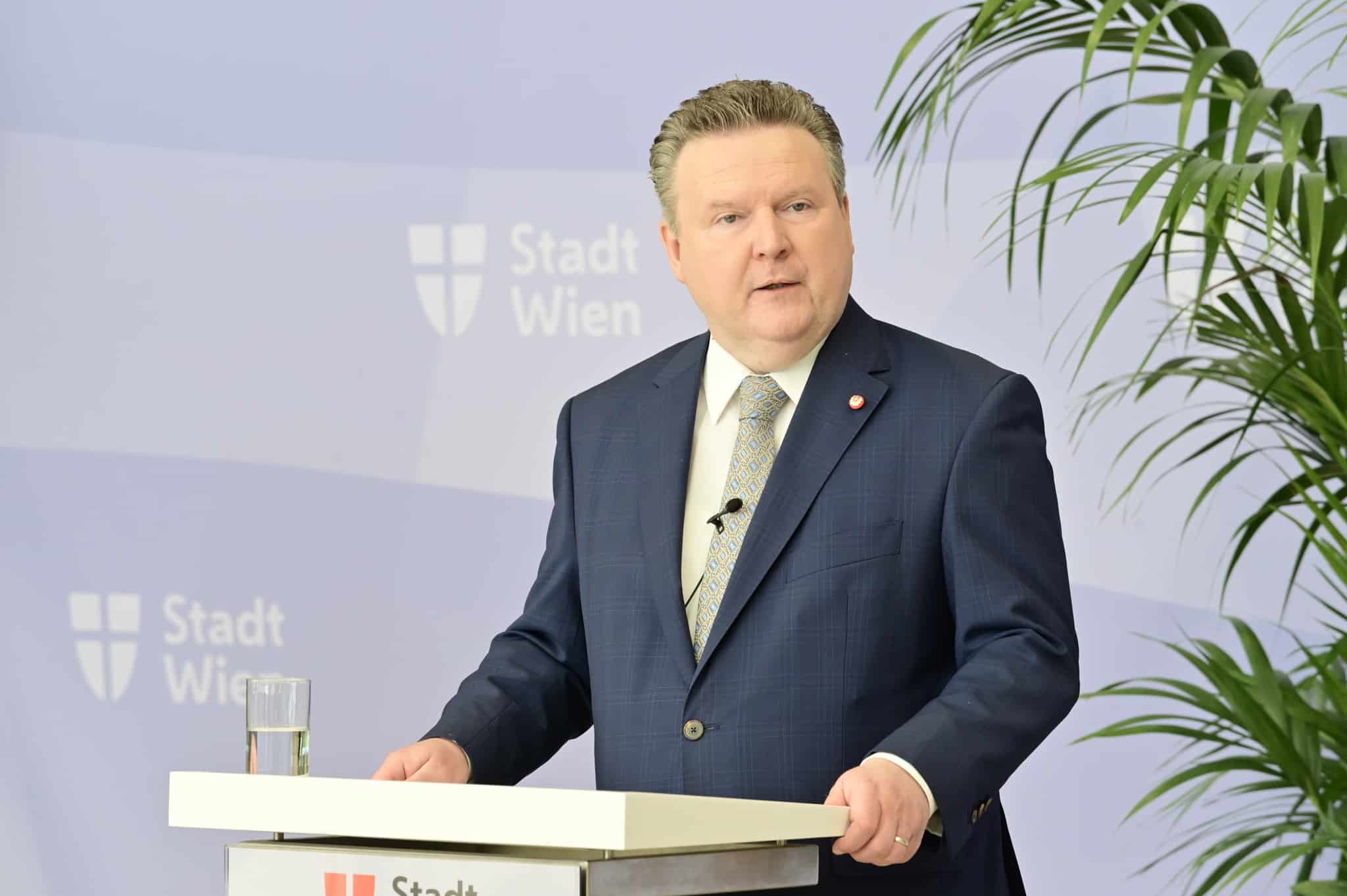 Wiens Bürgermeister Michael Ludwig bei Pressekonferenz
