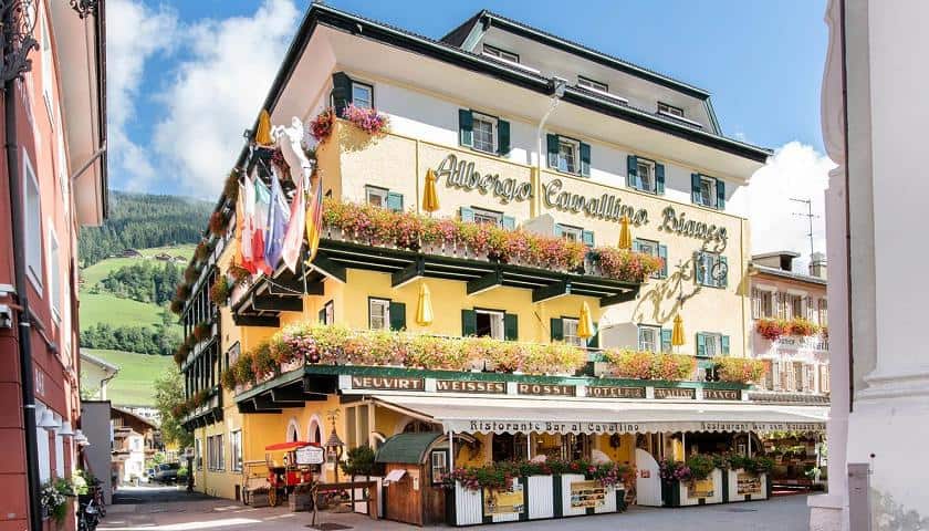 hotel_weisses_roessl