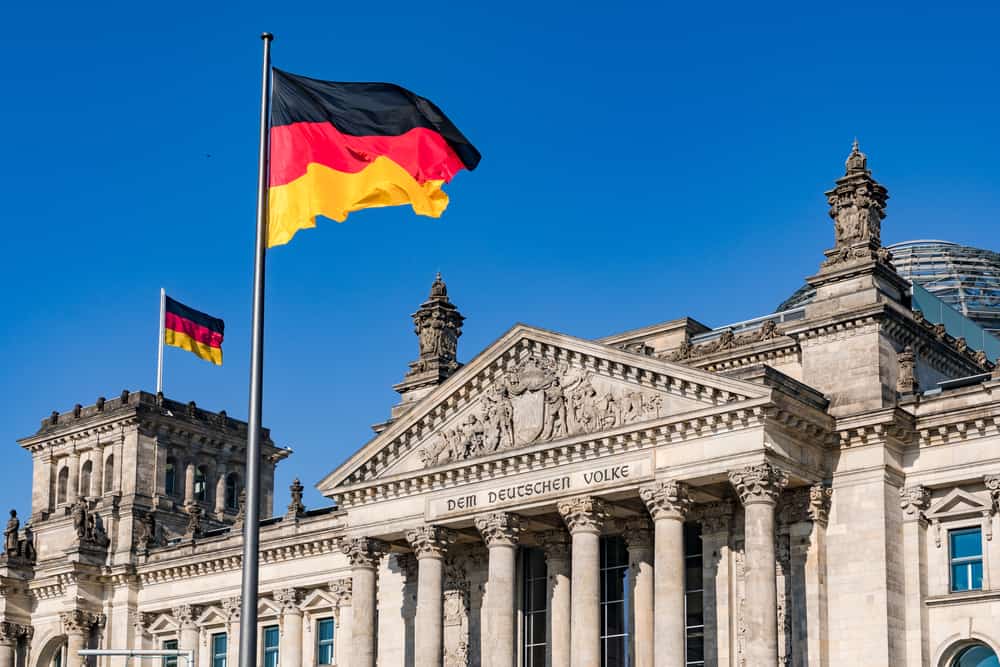 shutterstock_1853868505_deutschland-reichstag