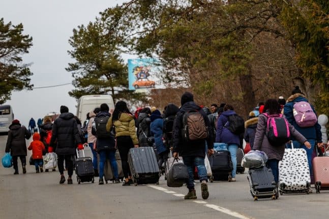 shutterstock_2131281231-ukraine-refugees-e1646842889899