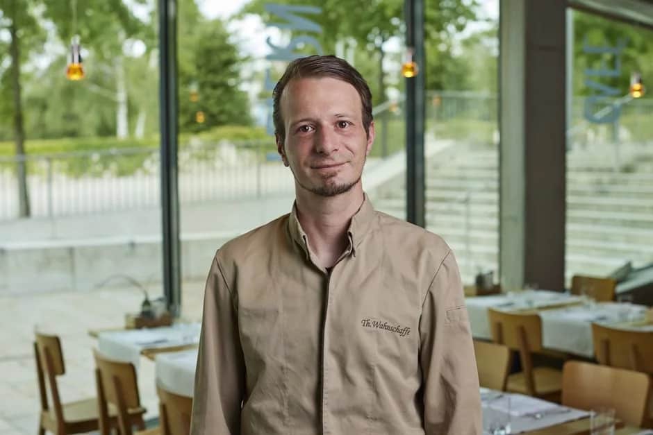 01-220905-Metro-13A0023-Lores