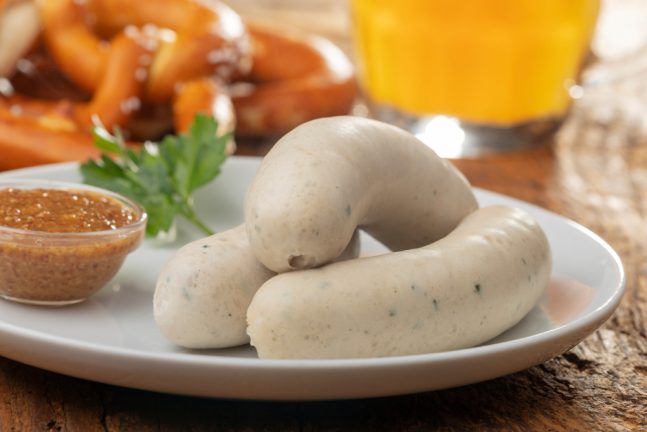 shutterstock_1495621625_weisswurst-oktoberfest-e1663854371343