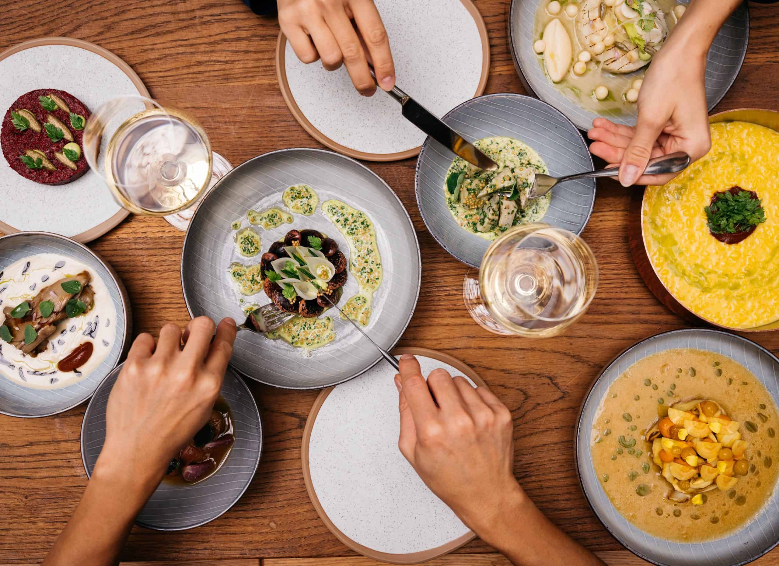 05_TIAN_Bistro_am_Berg_Zuers_Sharing_Menu_c_Ingo_Pertramer-scaled