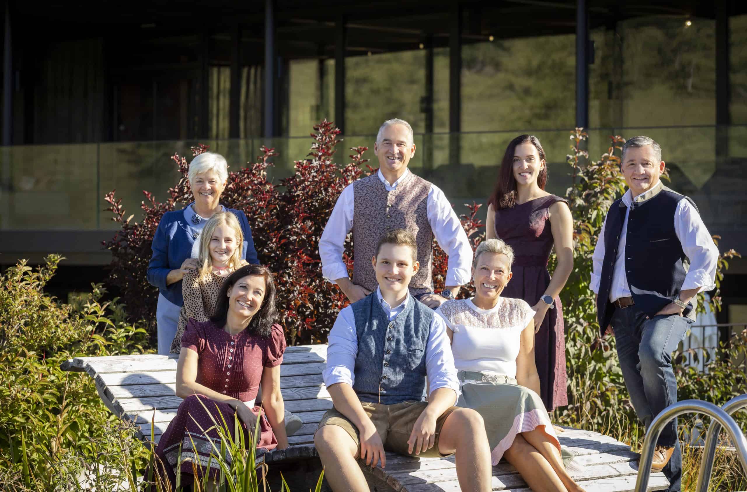 Familie-Pierer-c-Almwellness-Hotel-Pierer-Harald-Eisenberger-scaled