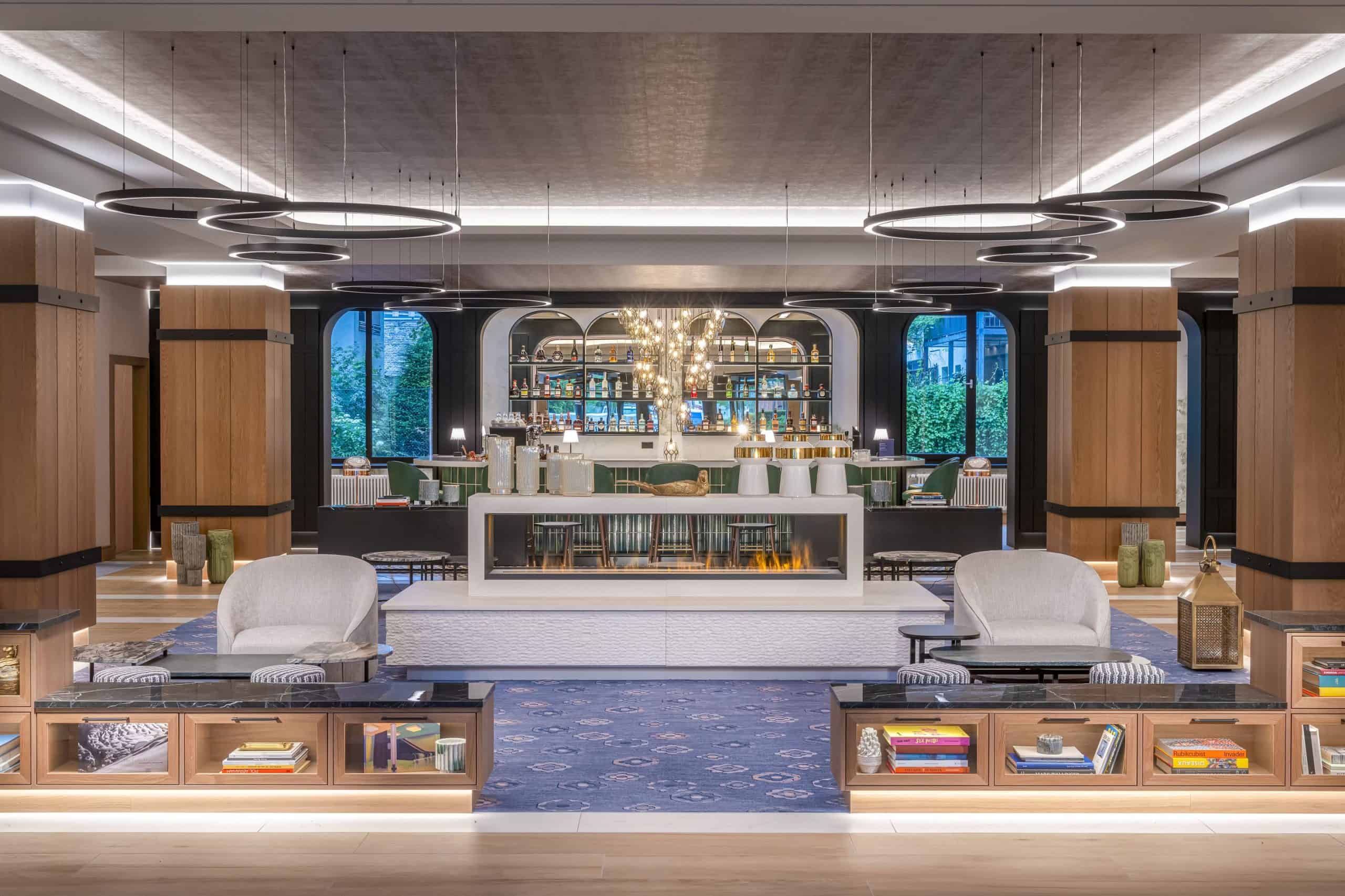 DoubleTree-by-Hilton-Berlin-Kudamm-Lobby-und-Bar-scaled