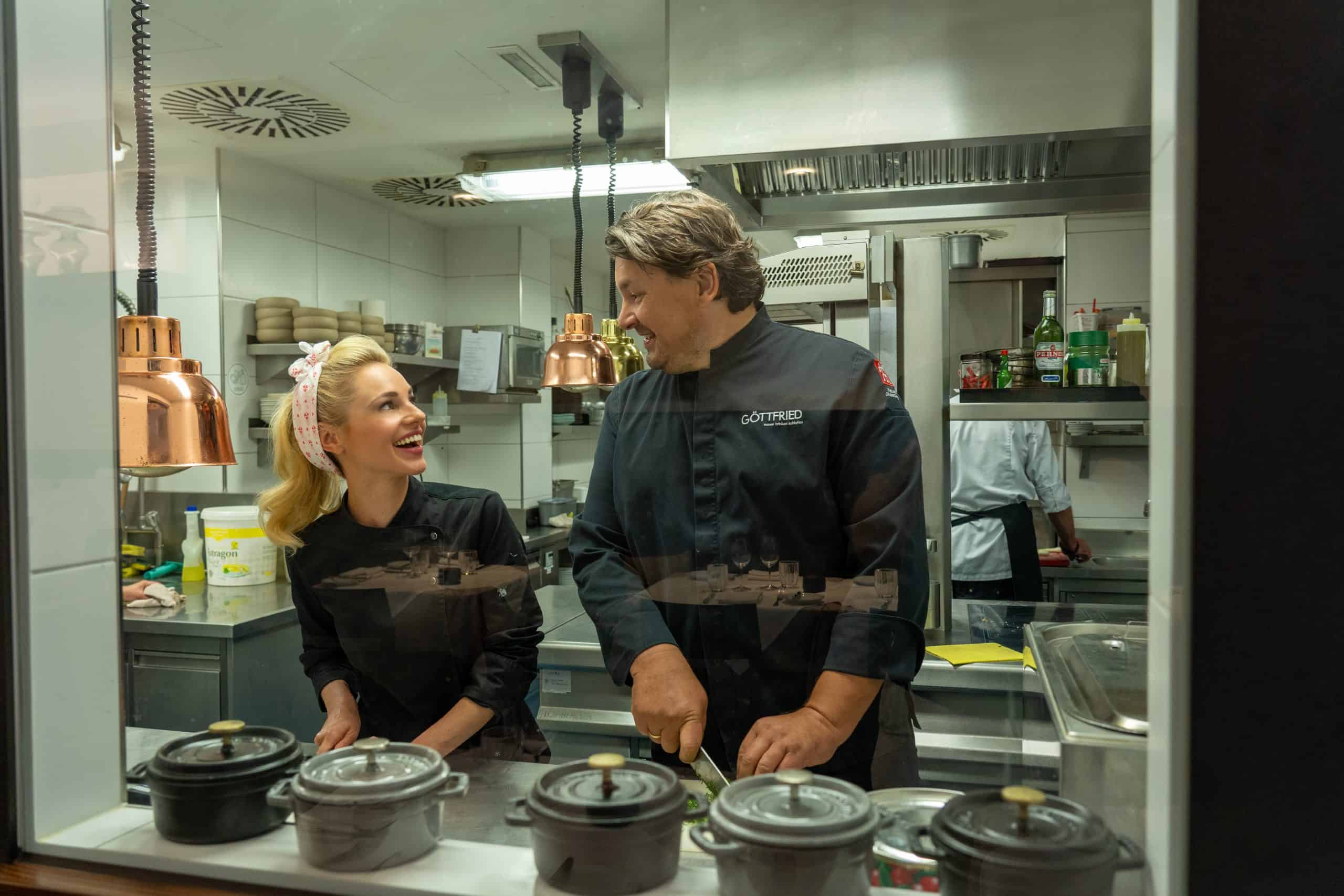 37-Silvia-Schneider-Christian-Göttfried-Kochlehre-bei-Göttfried-SDG493-scaled