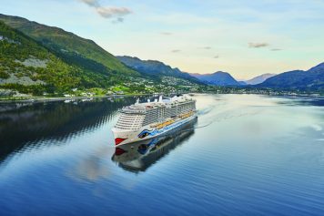 AC_SchiffmitDestination-356x237