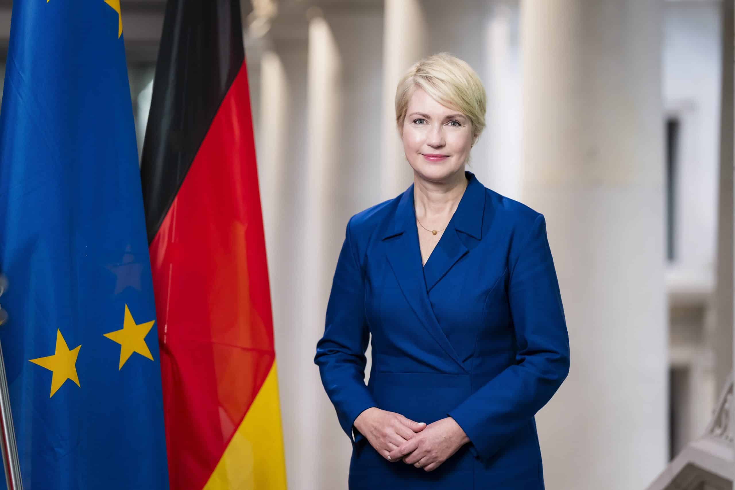 manuela-schwesig-min-scaled