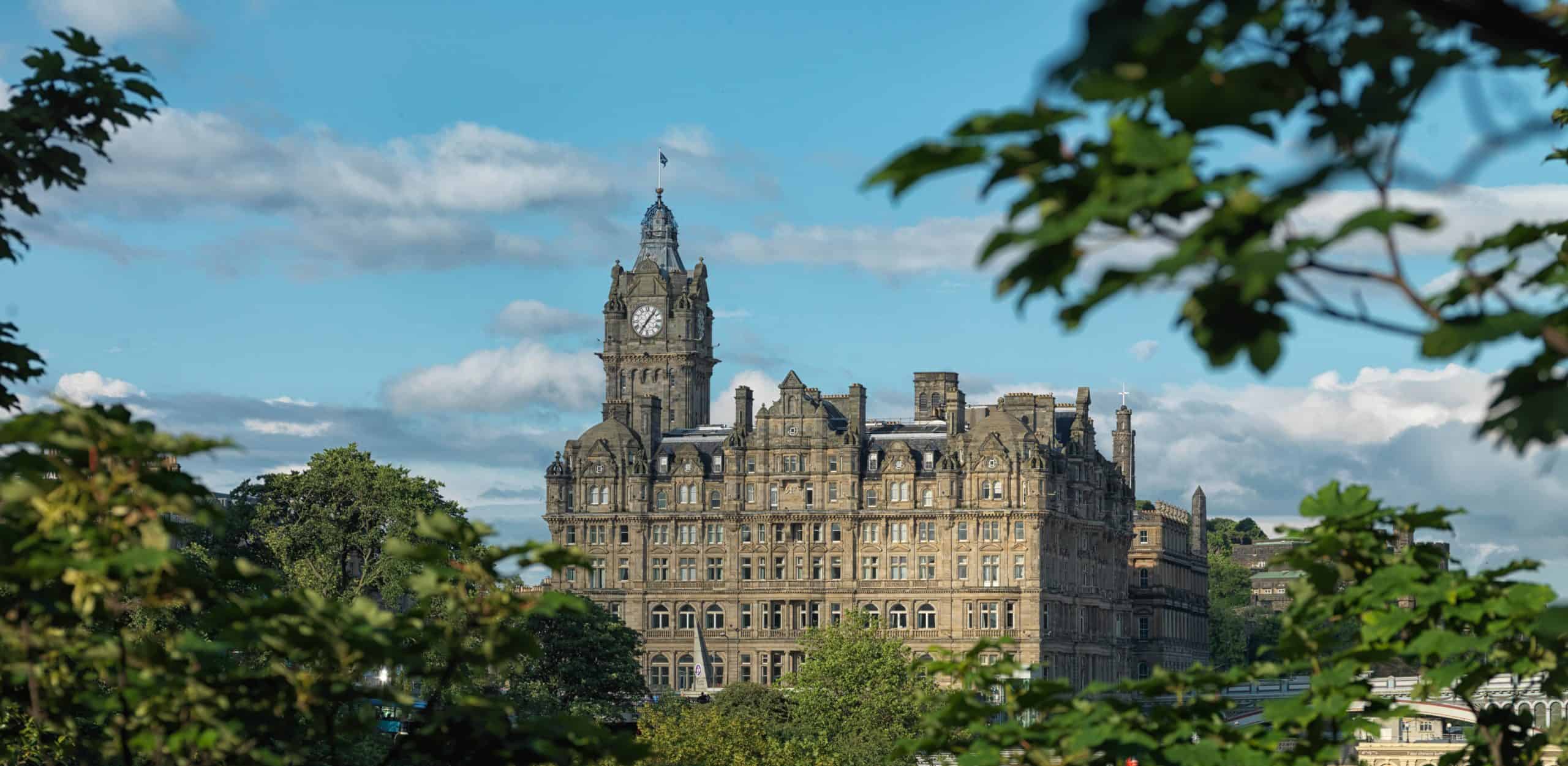 The_Balmoral__Exterior_from_Princes_St_Gardens