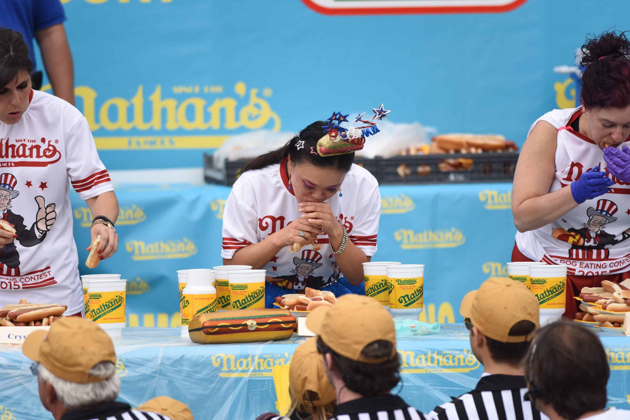 Das berühmte Hot-Dog-Wettessen am 4. Juli in Coney Island, New York | Foto: Shutterstock
