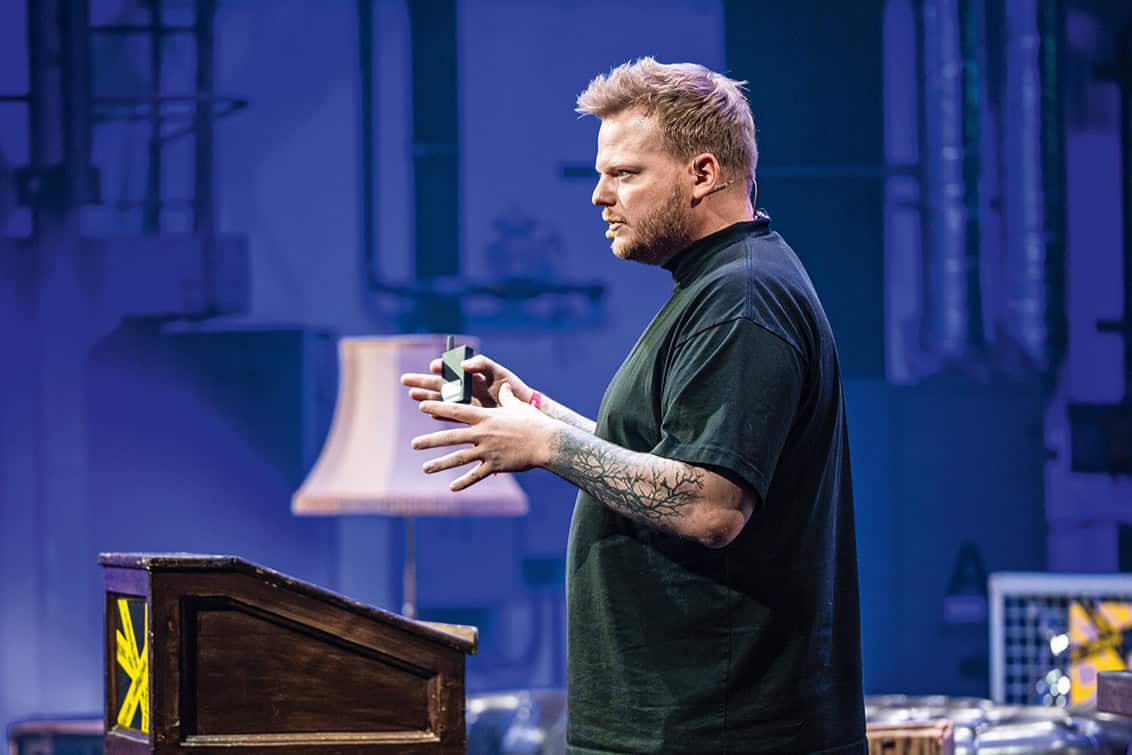 Rasmus Munk provoziert gerne – für den guten Zweck | Foto: Moving Stills