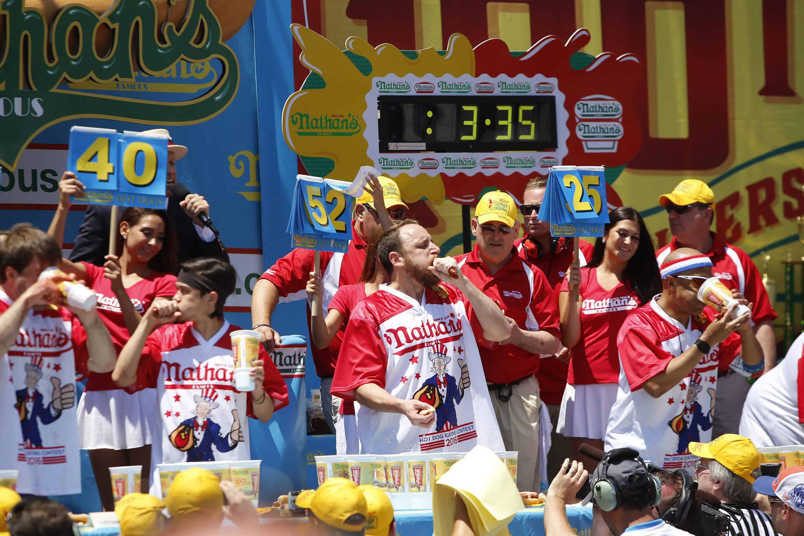Joey Chestnut bei einem seiner zahlreichen Hotdog-Wettbewerbe | Foto: Shutterstock